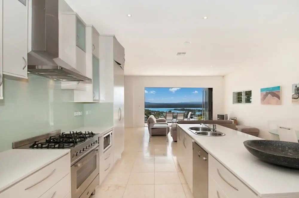 Noosa Penthouse close to Hastings Street - Unit 2 Vue, 28 Edgar Bennett Ave