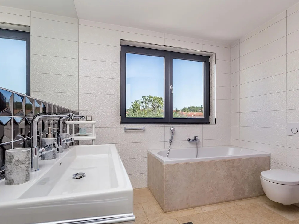Wonderful Villa in Labinci - Kastelir with Swimming Pool