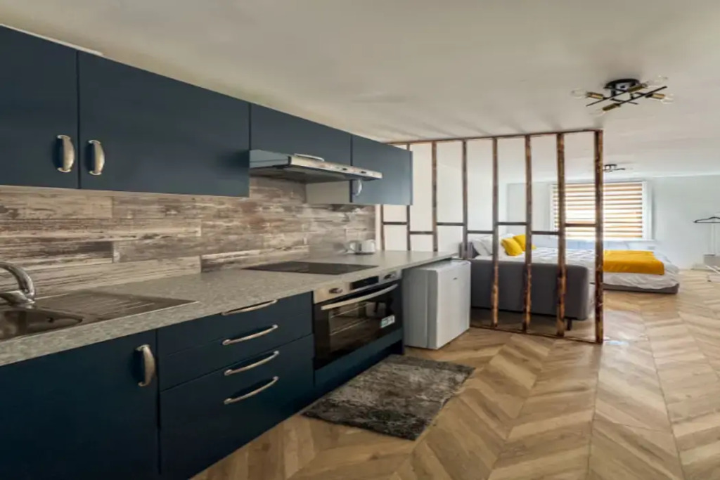 Tottenham City Stays, Opposite Seven Sisters Train Station