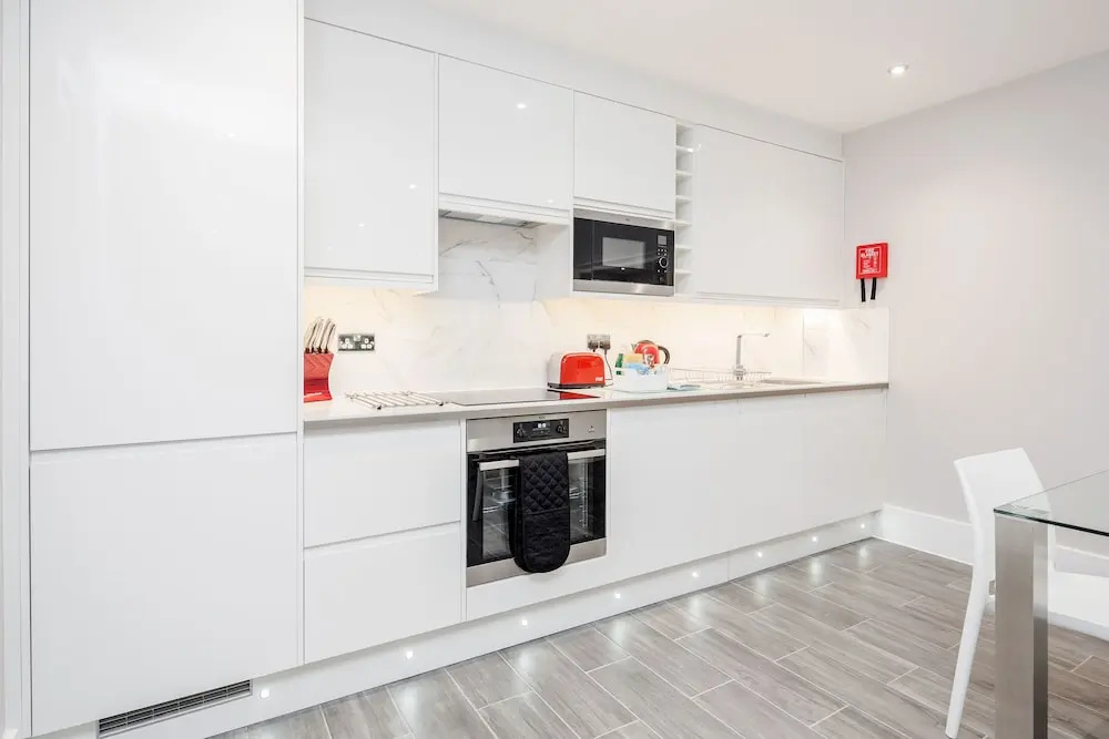 Roomspace Apartments -The Legacy