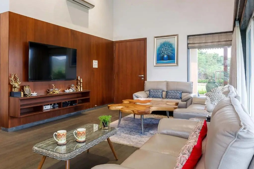 StayVistas The Tavern At Canary Farms - Mountain-View Luxury Mansion with Infinity Pool & Games Zone