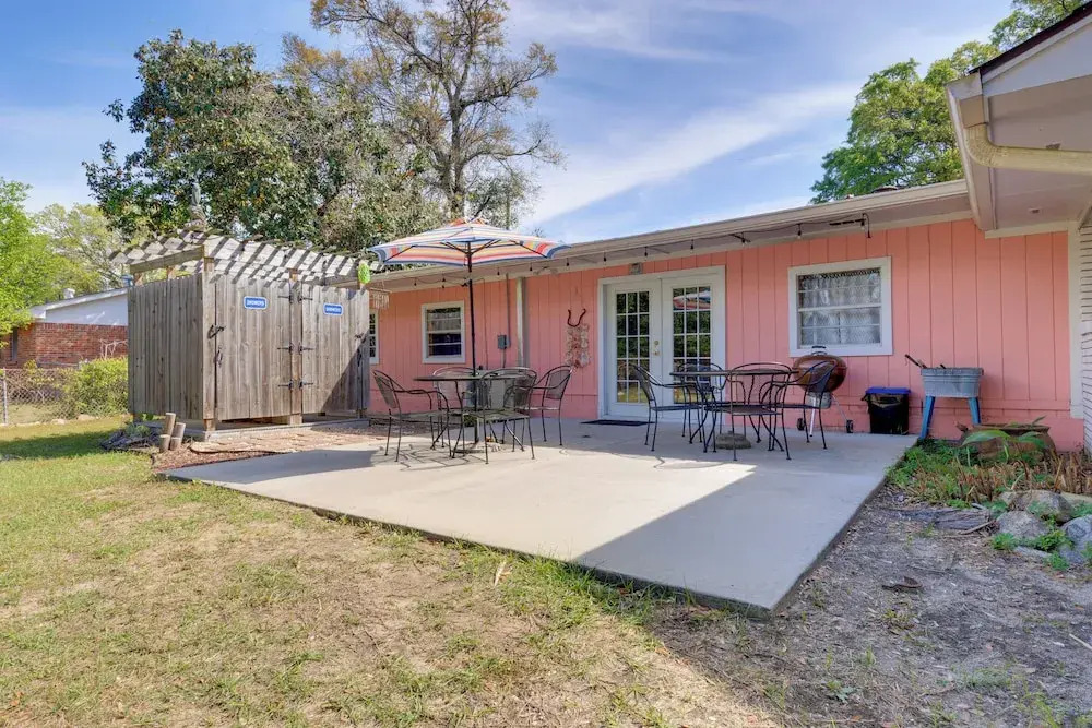 Vibrant Pass Christian Oasis - 3 Blocks to Beach!