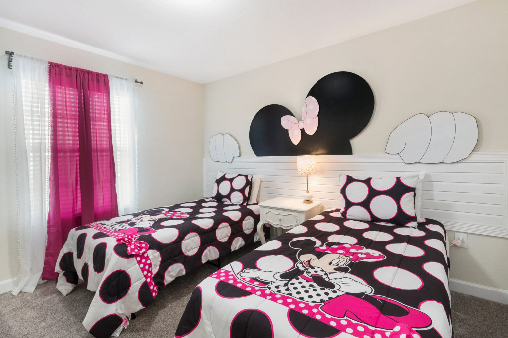 4 Bedrooms 3 Bathrooms Storey Lake 4829 Rc