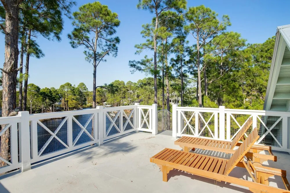Seagrove Manor by Avantstay Free Paddle Boards Lake Front Yard & Pet Friendly