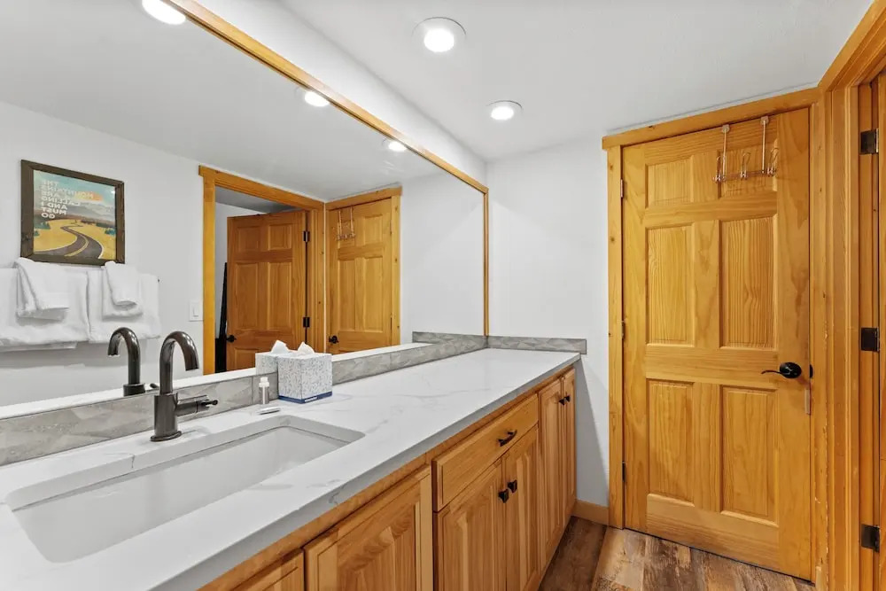 Summit House East #313