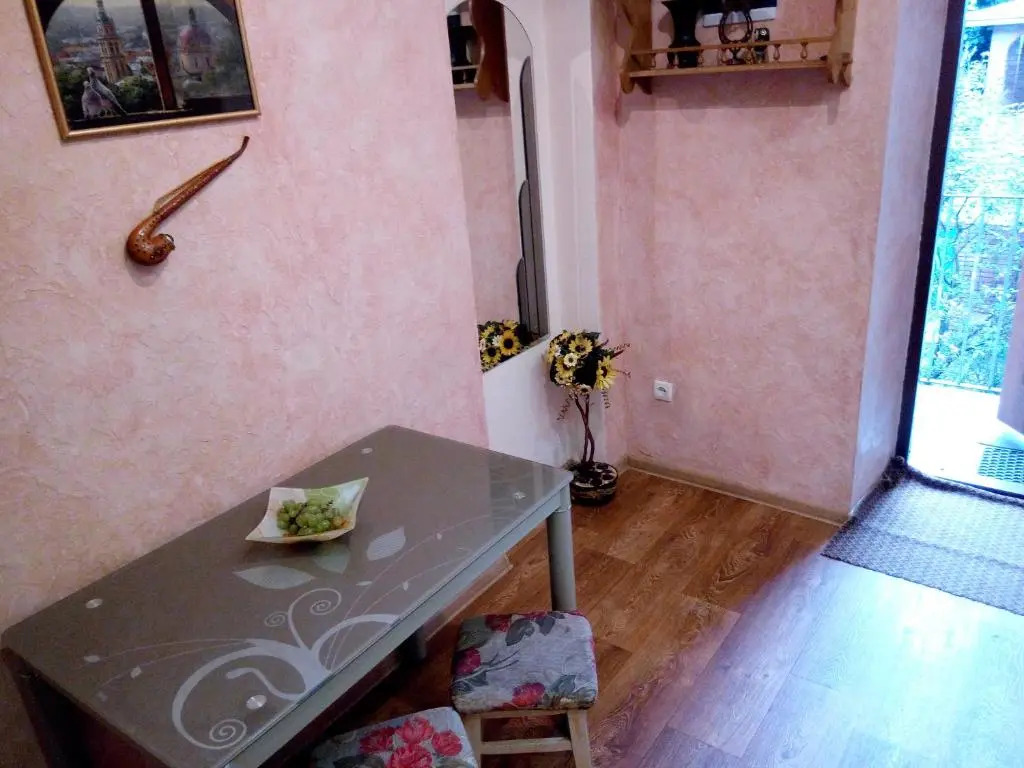 Flat on Sheptytskykh