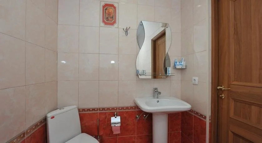 Отель Crown