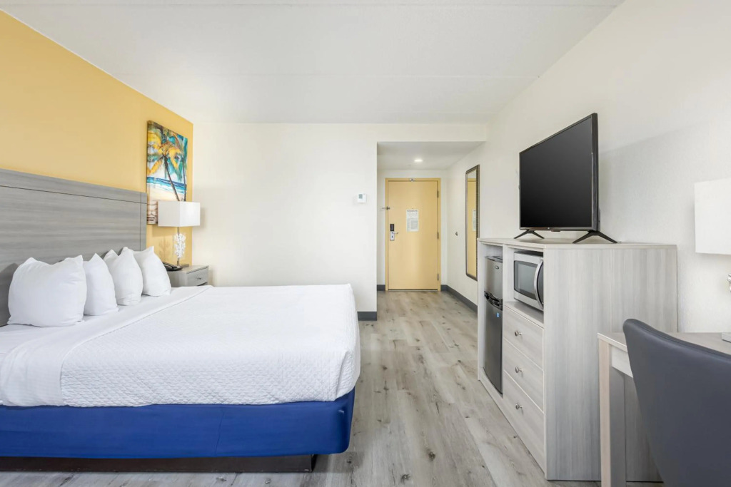 Hutchinson Island Hotel