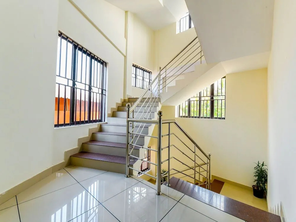 OYO 11069 Hotel Hisham Suits
