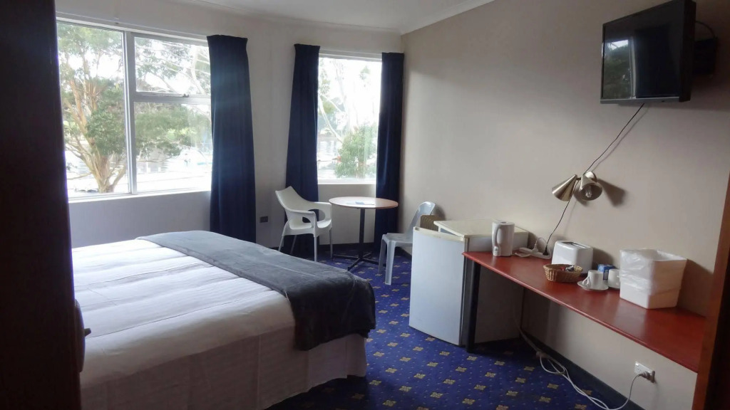 The Wharf Hotel