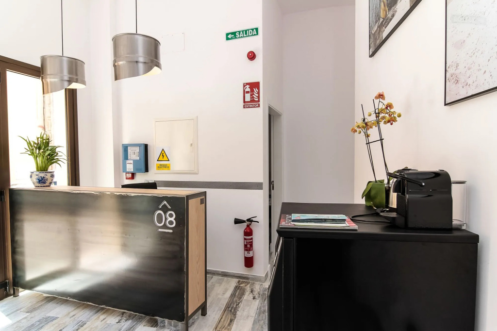 8 Rooms Tarifa