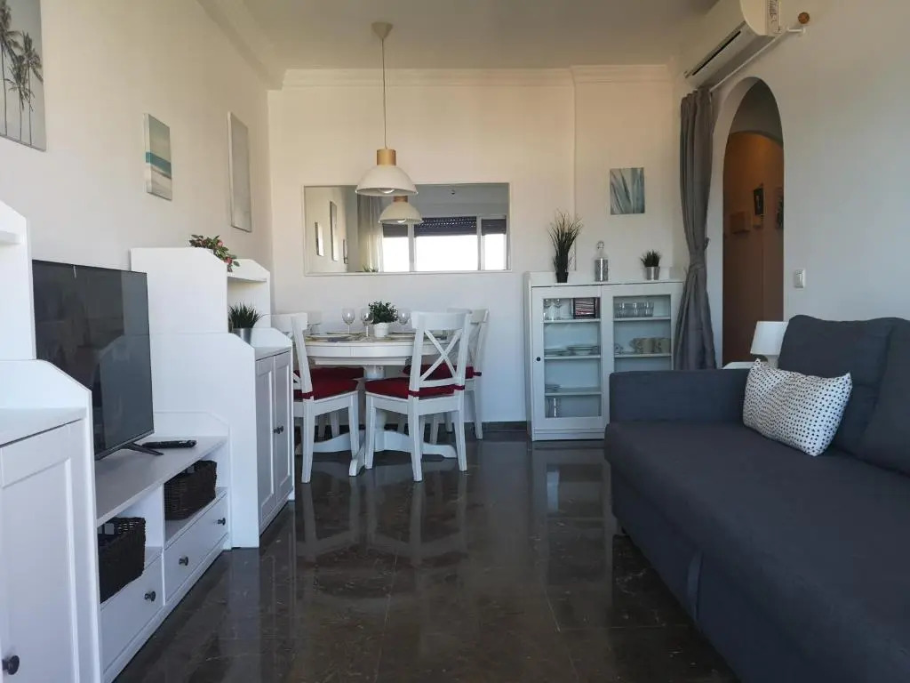 APARTAMENTO 1ª LINEA PLAYA GARAJE PISCINAS TERRAZA