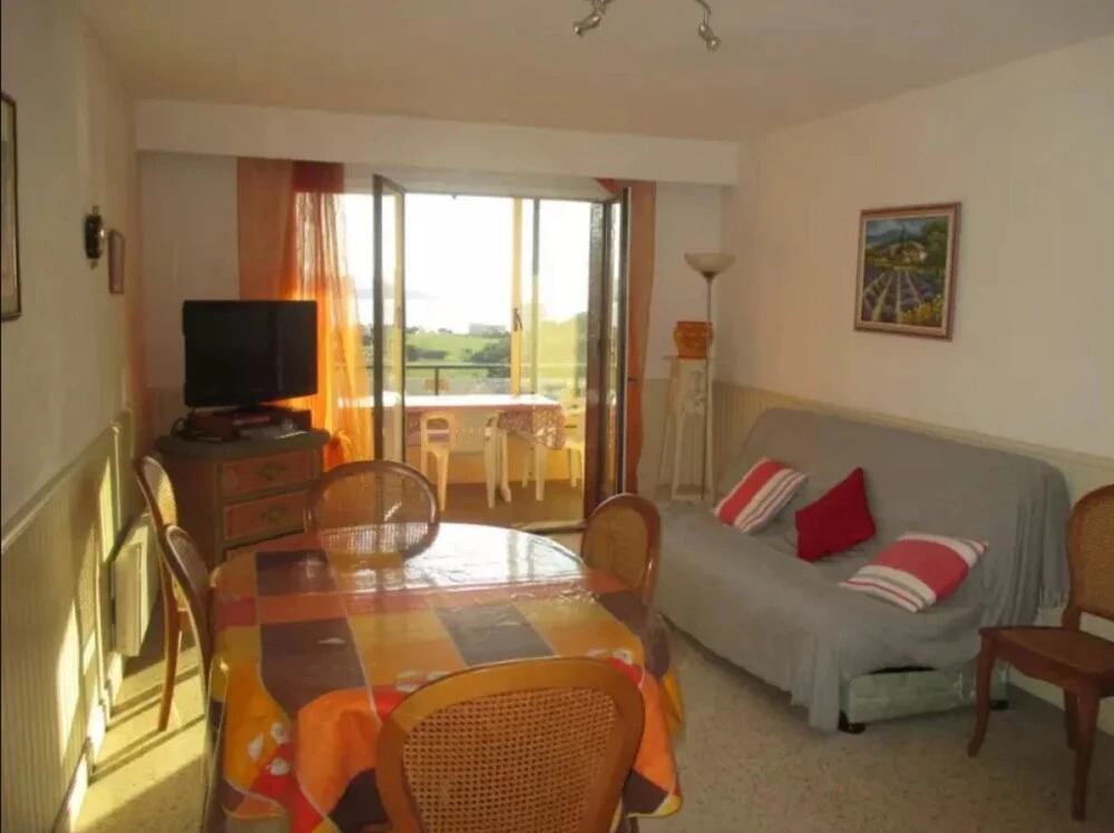 Apartment With 2 Bedrooms in Le Lavandou, With Wonderful sea View, Poo