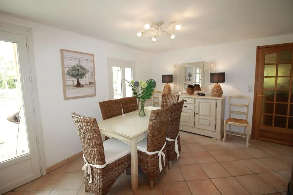 Luberon House between Lourmarin & Cucuron