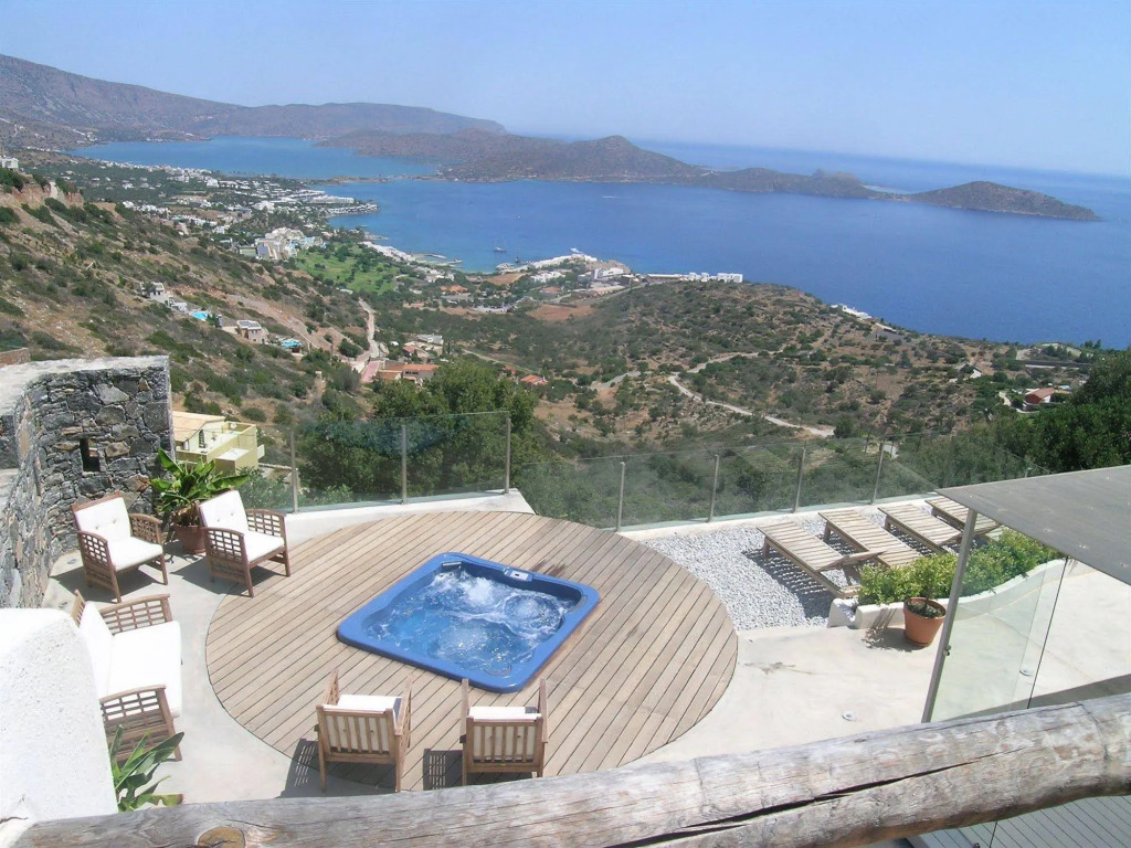 Adrakos Apartments