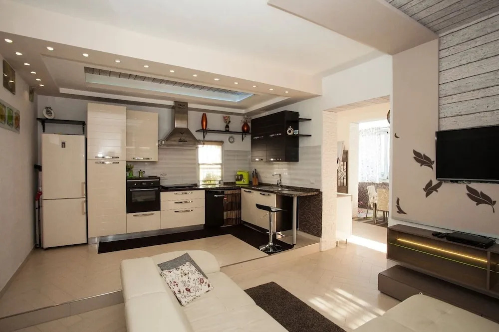 Siriana Open Space Penthouse