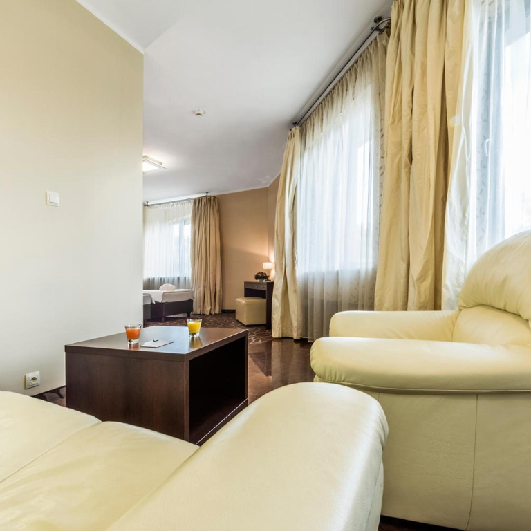 Hotel Victor Pruszków DeSilva