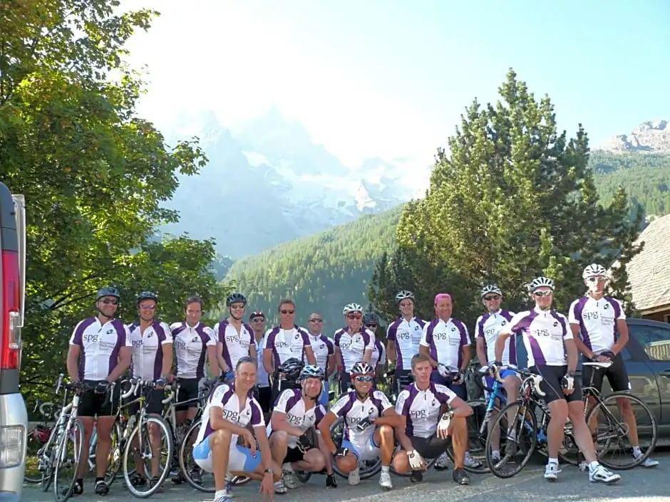 Mountain Lodge in Alps-chez Philippe, Panoramic-Village, Renting, view over Glaciers