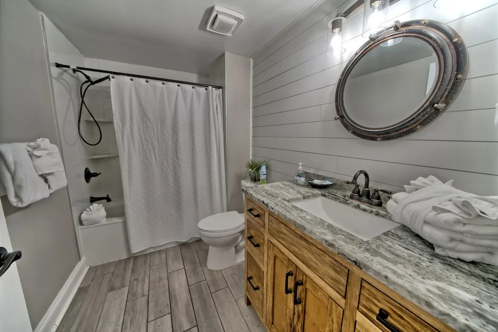 Modern Oceanfront Retreat, Spacious Balcony - 0207 3 Bedroom Condo by RedAwning