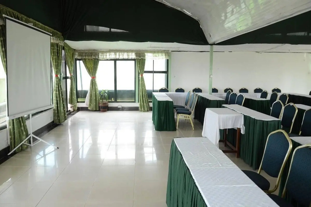 Comfy Inn Hotel
