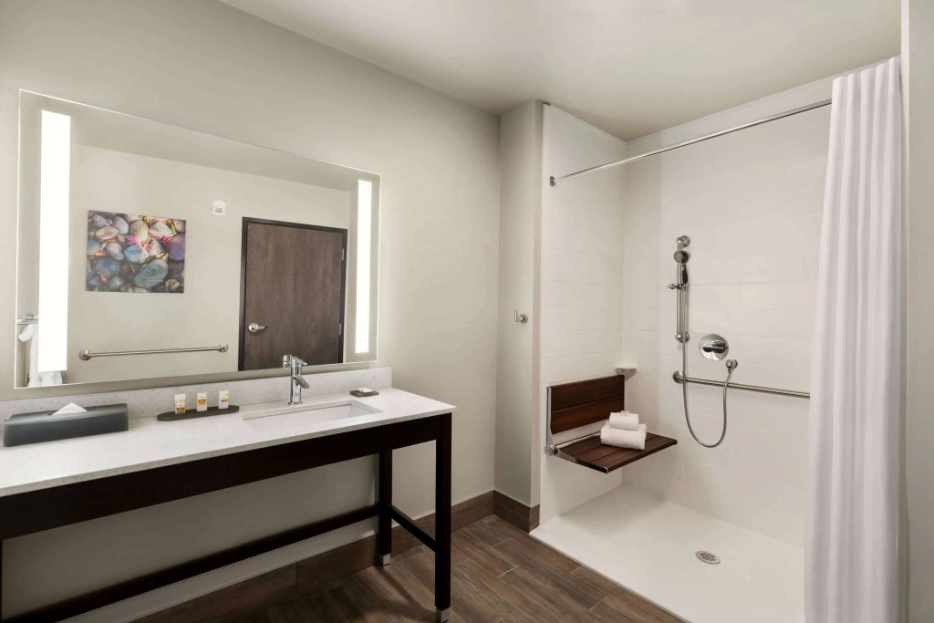 La Quinta Inn & Suites by Wyndham Burlington
