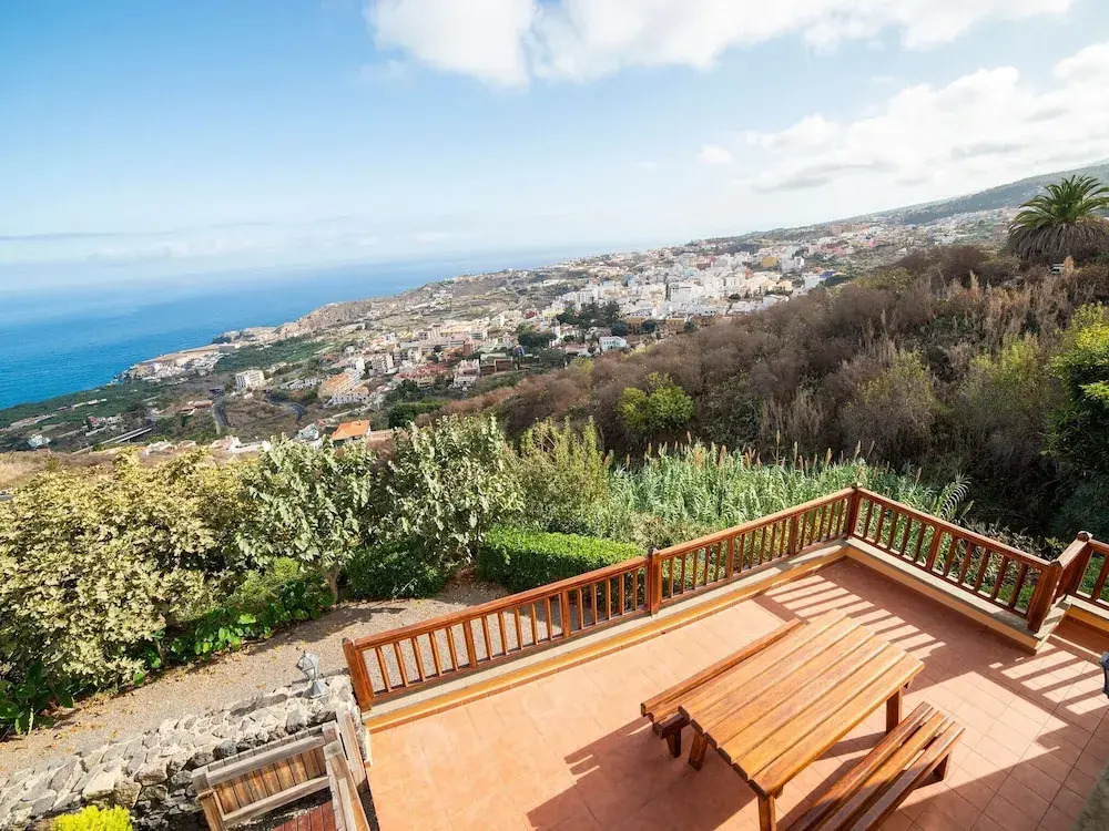 Nature Meets Luxury in Nice Apartment near Tenerife Coastline