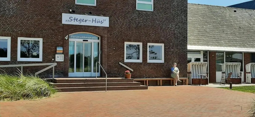 Steger-Hues-App-02