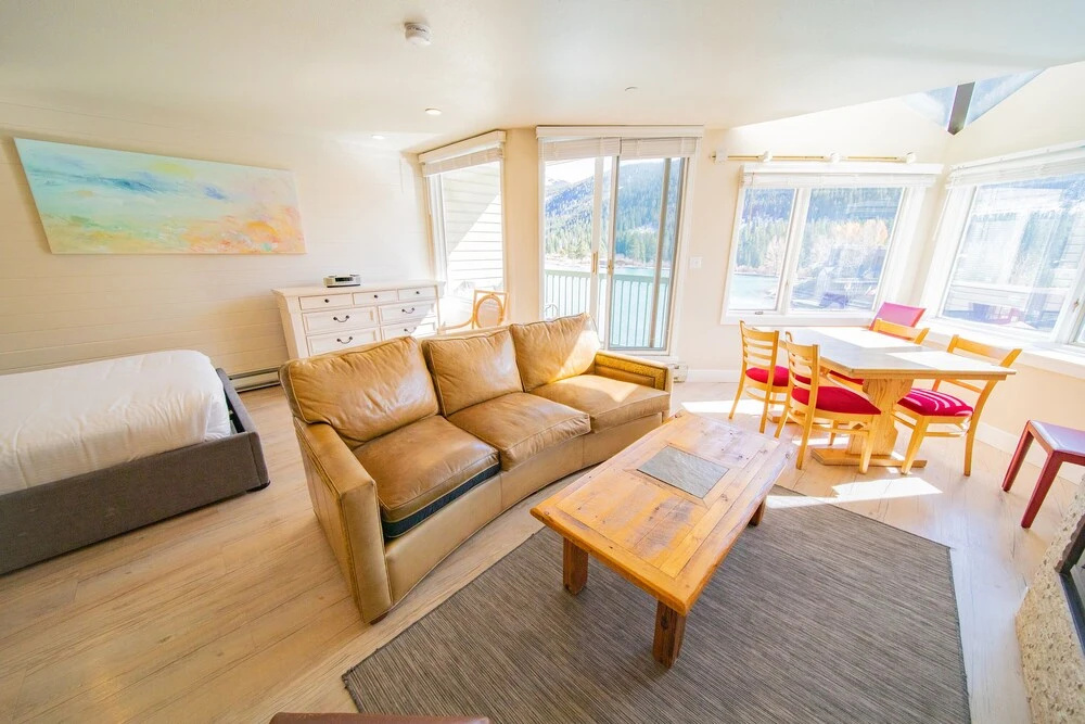 Lakeside 1496 by SummitCove Vacation Lodging