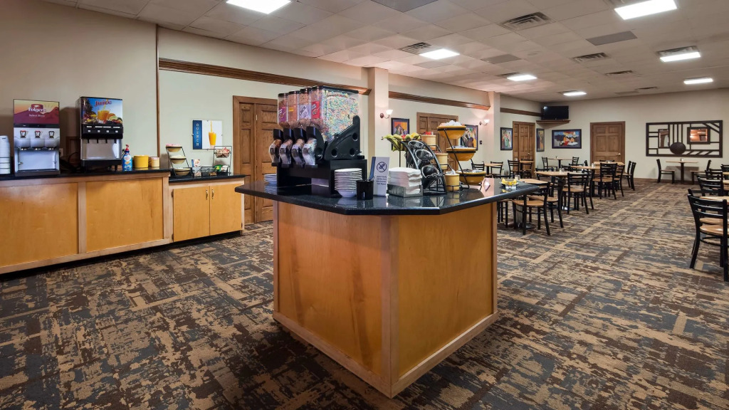 Crossroads Hotel & Event Center