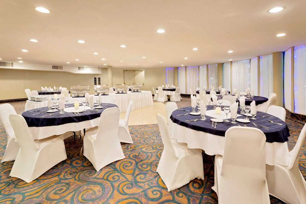 Ramada by Wyndham Kamloops