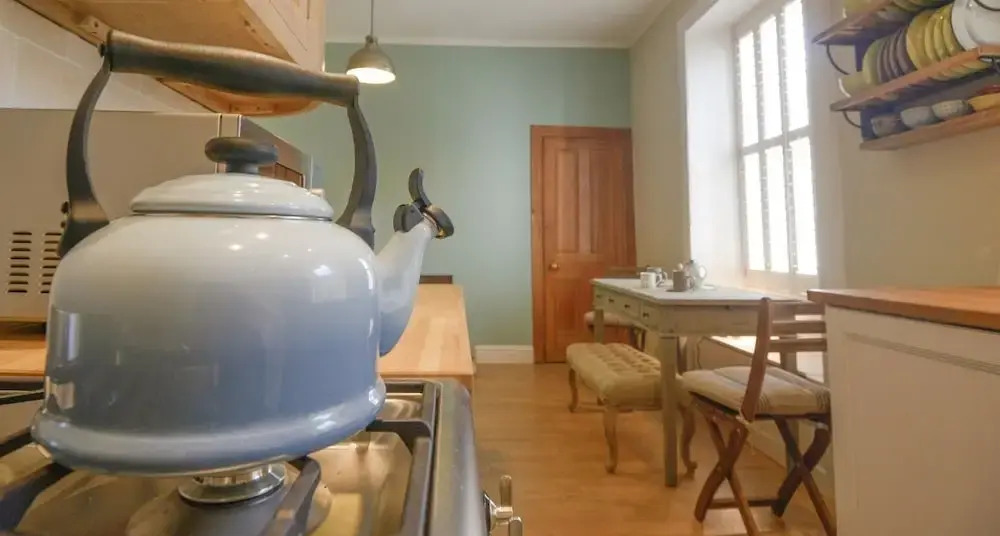 398 Avondale Place Apartment