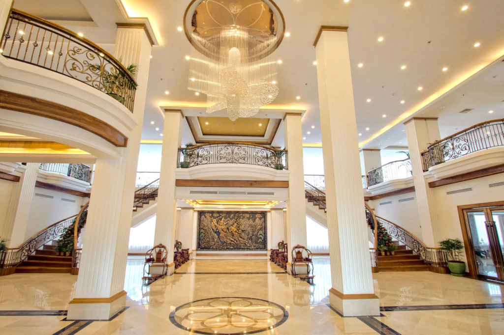 Golden Hotel
