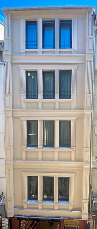 Alma Port Suites
