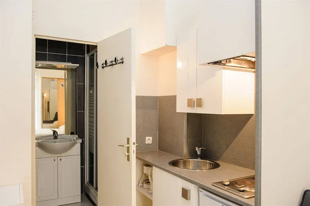 STUDIOS PARISIENS
