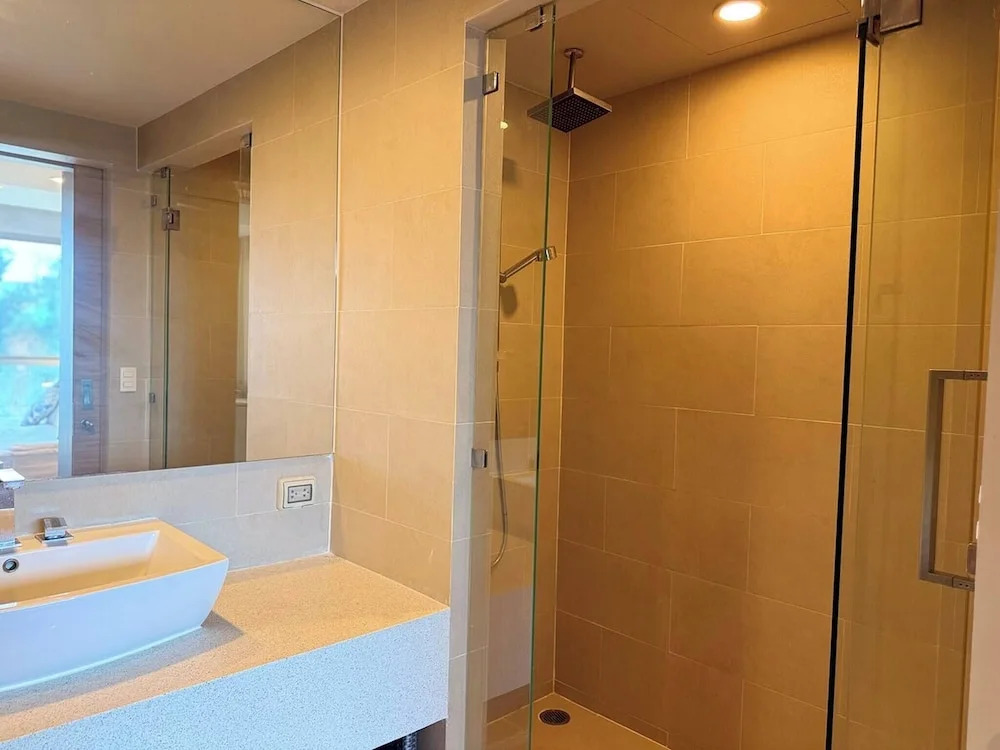 2BR Apartment Pool Gym 1km to Karon Beach