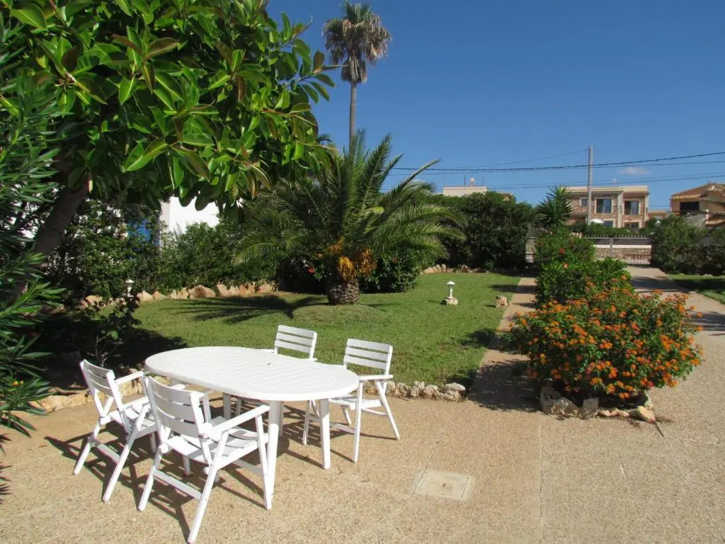 VILLA HELIOS Villa en Cala Pi con vistas despejadas