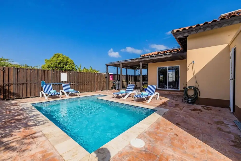 3BR Villa Central Location Private Pool Patio