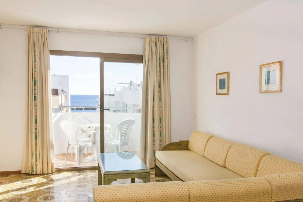 Apartamentos Bon Lloc