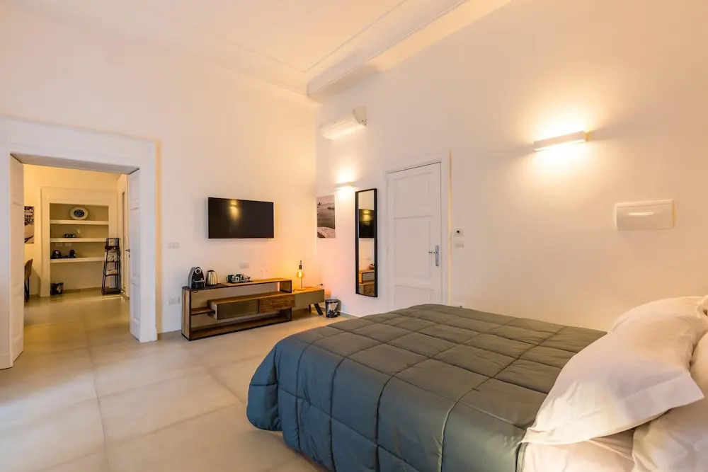 Partenope in Naples With 1 Bedrooms and 1 Bathrooms