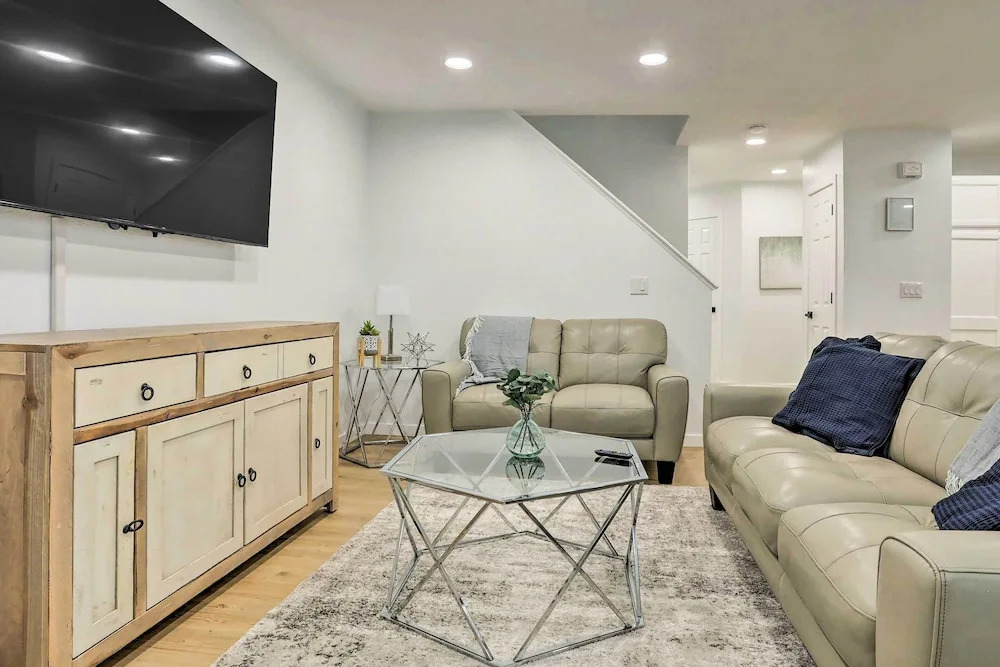 13 Mi to Dtwn Denver: Northglenn Townhome w/ Patio