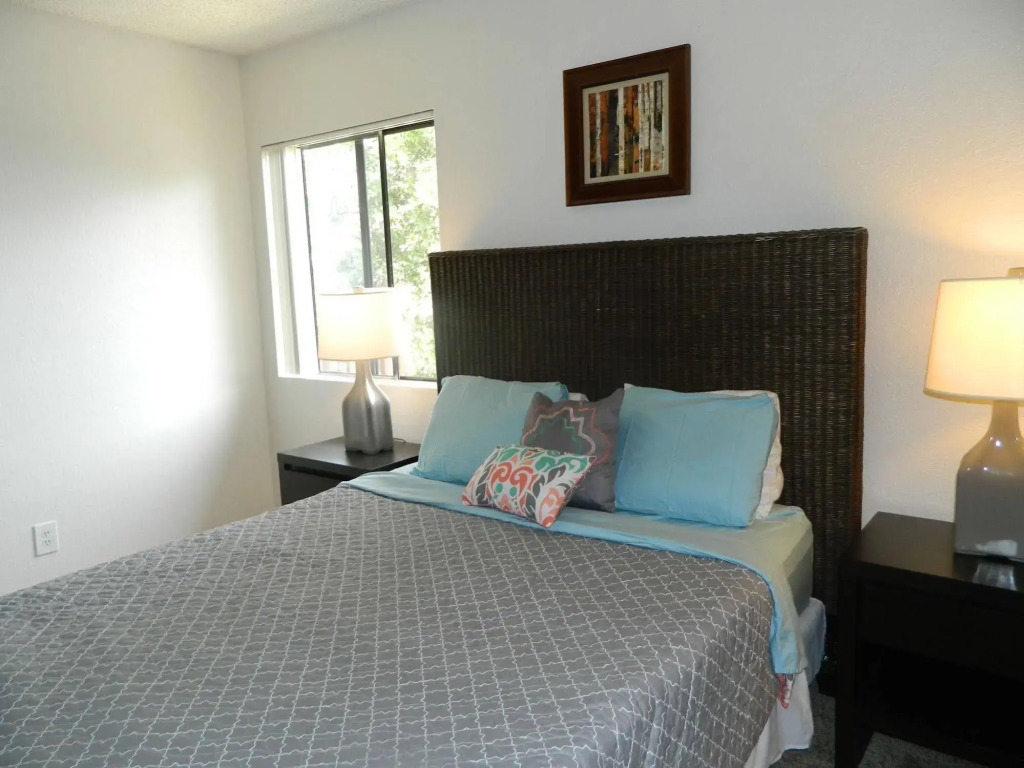 Sunshine Suites at Mid-City