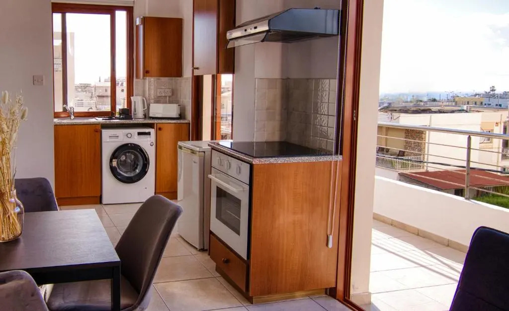 Phaedrus Living City Flat Palas 101