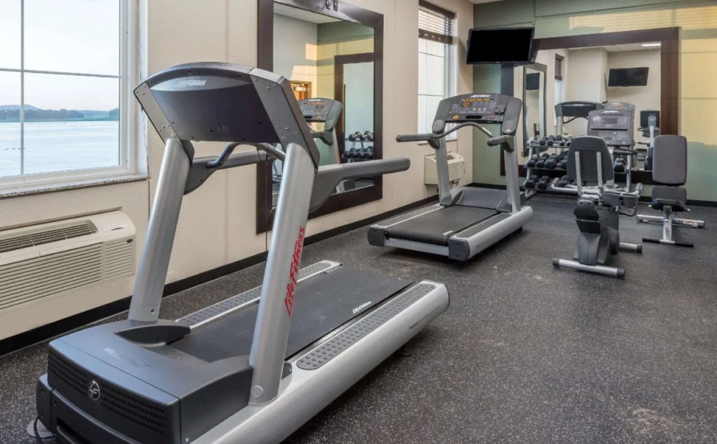 Baymont Inn and Suites - Bellevue