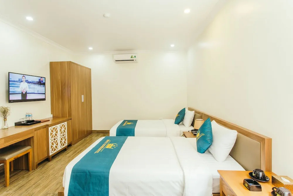 White Crown Hotel