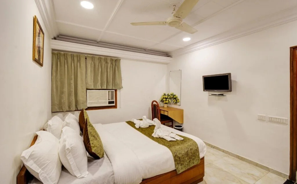 Maruti Hotel