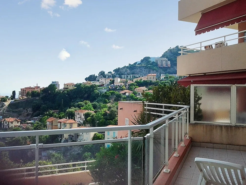 Studio in Beausoleil, With Wonderful sea View, Pool Access, Furnished