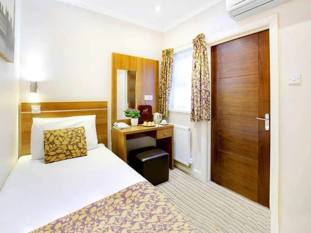 Queens Park Hotel