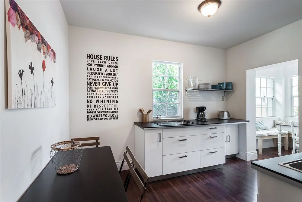 927 Jefferson Suites