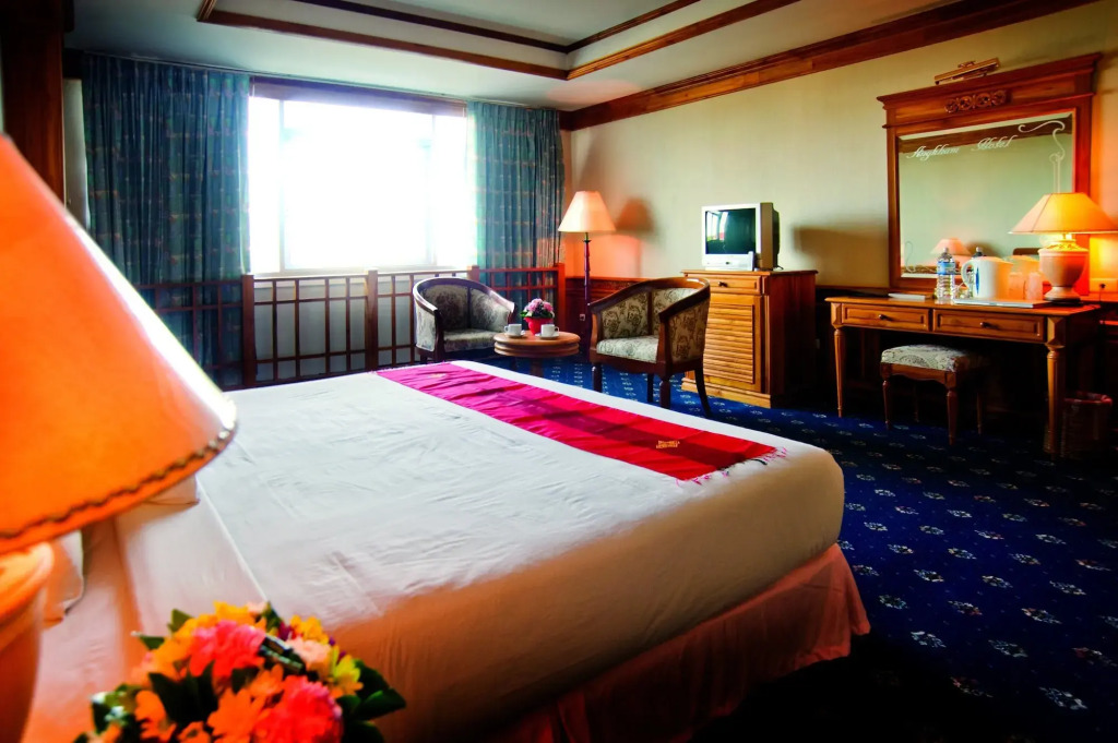Angkham Hotel