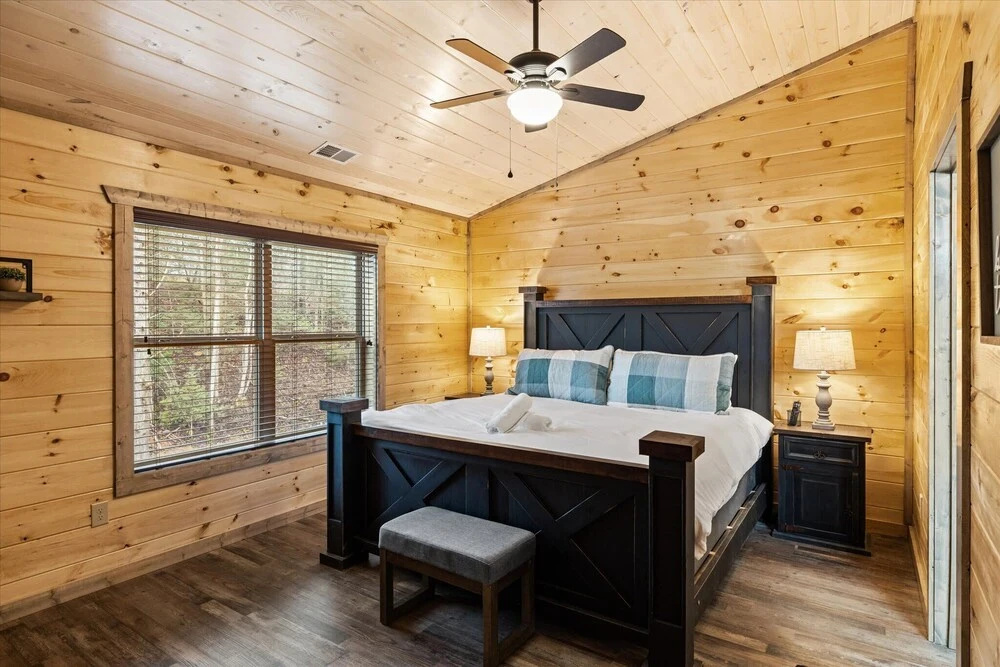 Brand NEW - 8br/6bath Mansion SWD Cabin With Indoor Pool, Hot Tub, & Arcade Room!